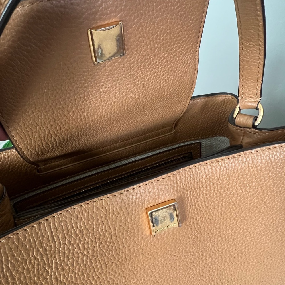 Tory Burch Britten Satchel - Picture 15 of 16